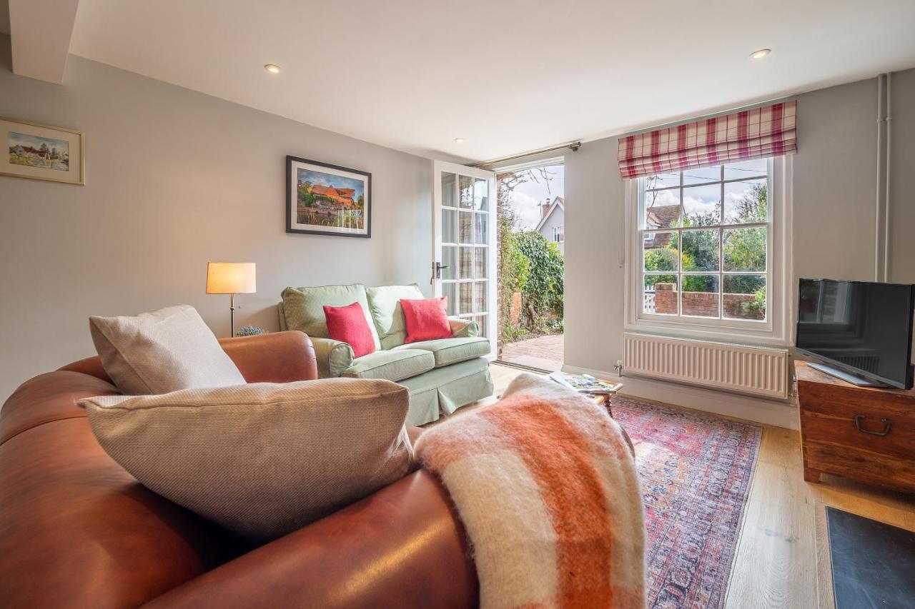 Adorable Cottage With A Log Burner In Heavenly Village - Constable Lodge Nayland Bagian luar foto