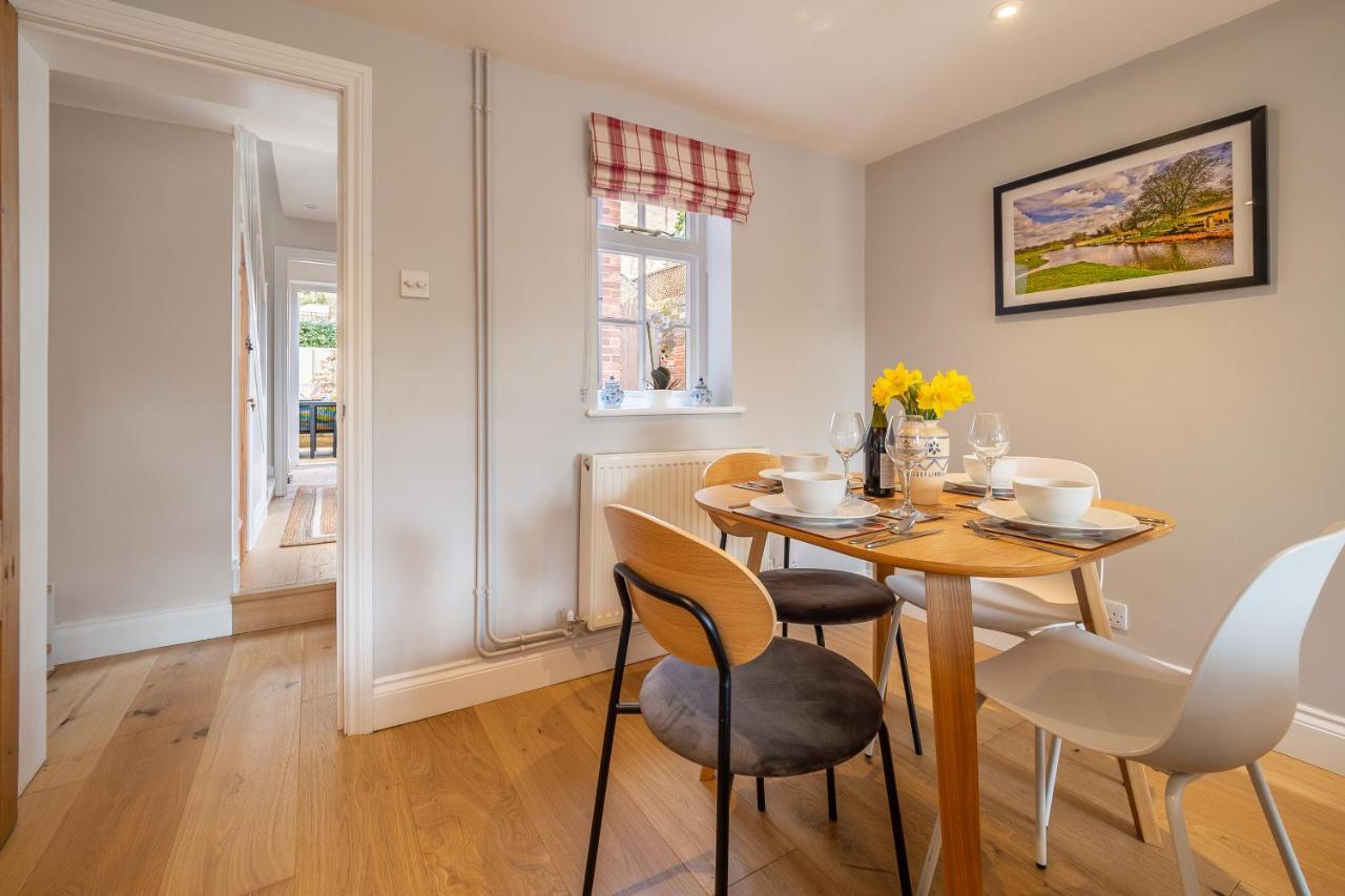 Adorable Cottage With A Log Burner In Heavenly Village - Constable Lodge Nayland Bagian luar foto