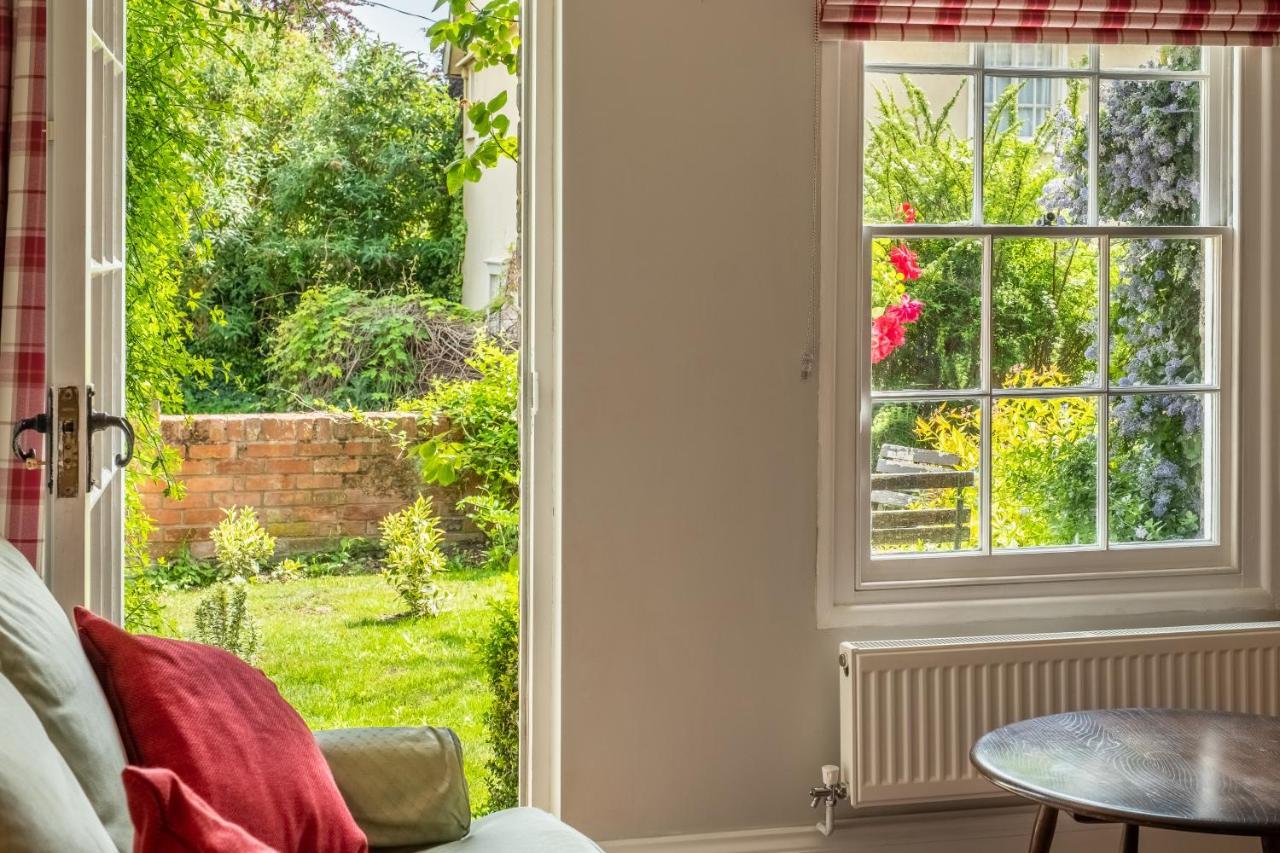 Adorable Cottage With A Log Burner In Heavenly Village - Constable Lodge Nayland Bagian luar foto